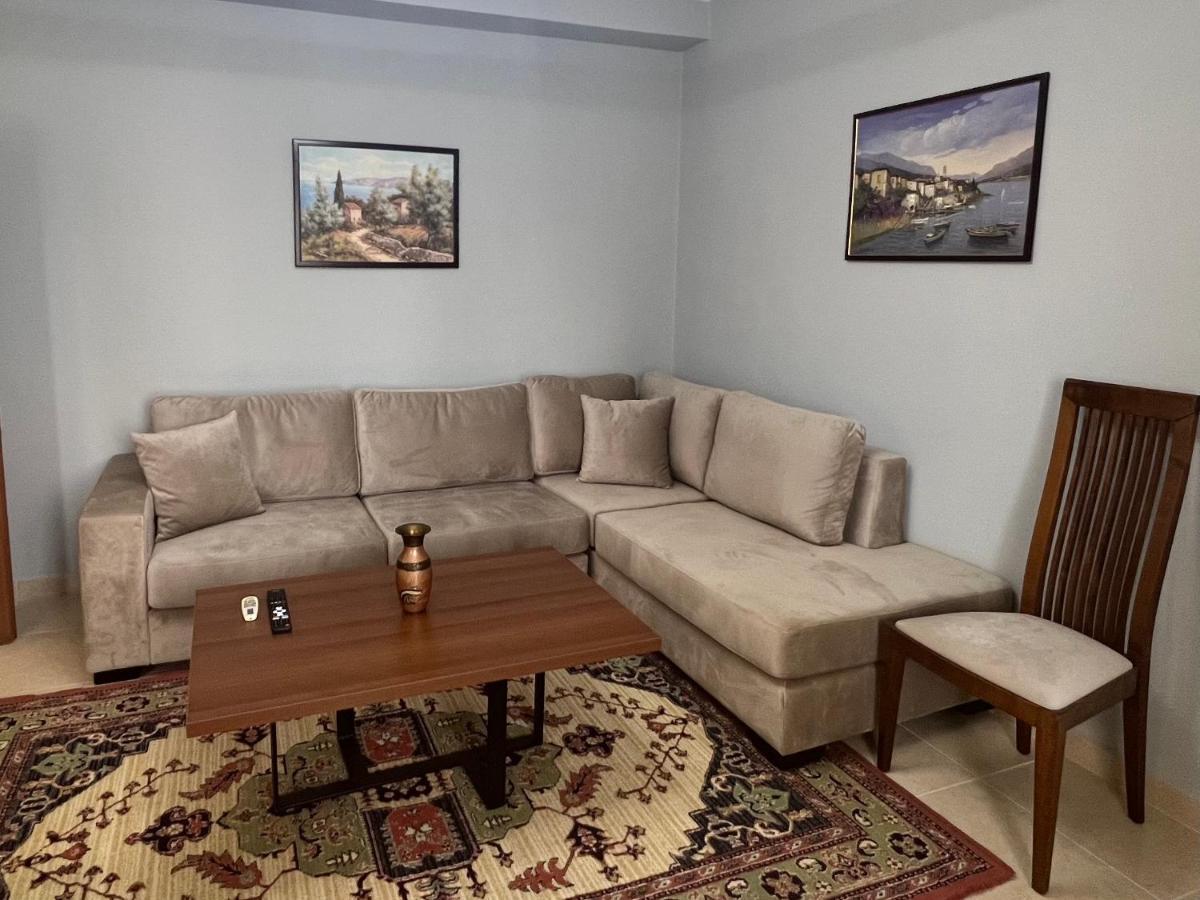 In Skanderbeg Square - Center 2 Apartamento