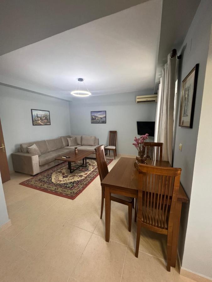 In Skanderbeg Square - Center 2 Apartamento